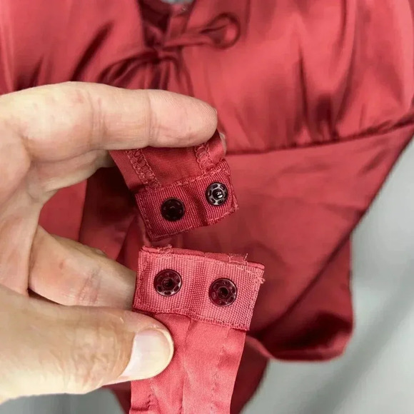 2/$30 Love tree Size Medium Satin Like Body Suit Sweetheart Dusty Red - Picture 5 of 13